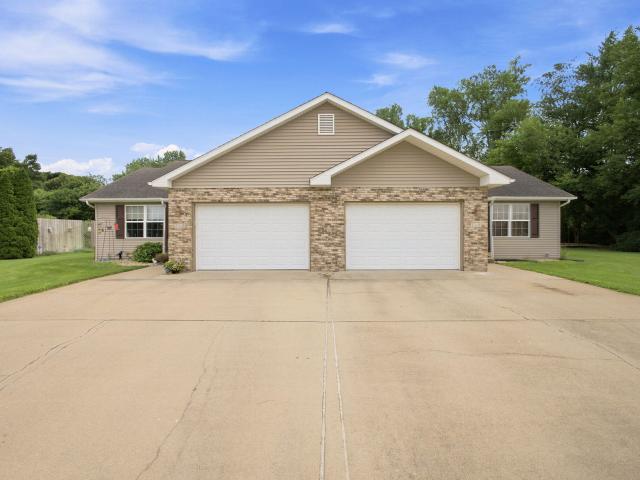 House for sale in Demotte, Indiana