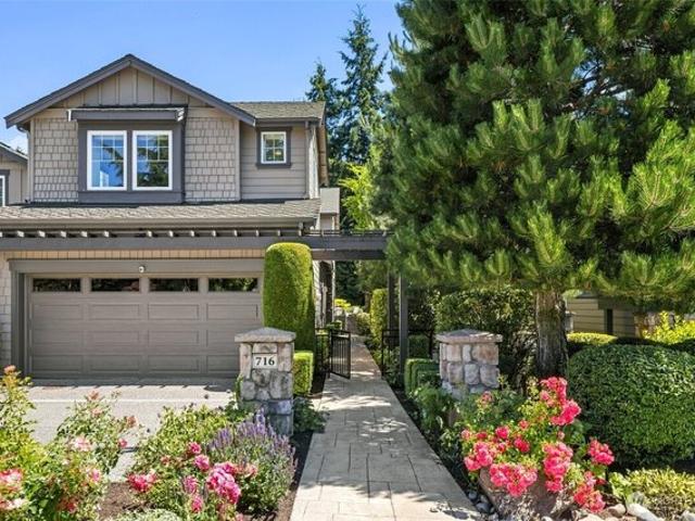Townhouse for sale in Bellevue, Washington