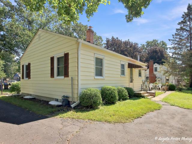 House for sale in Winthrop Harbor, Illinois