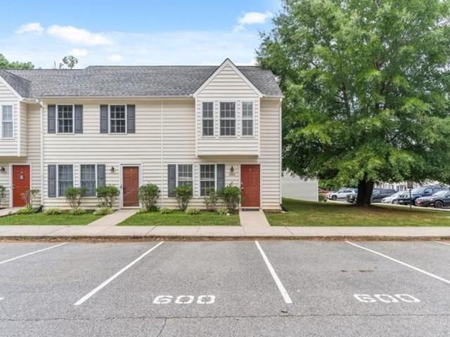 Townhouse for sale in Virginia