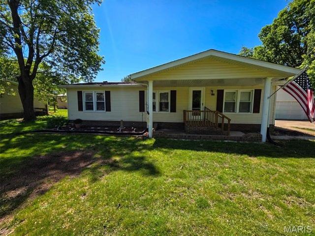 House for sale in Staunton, Illinois