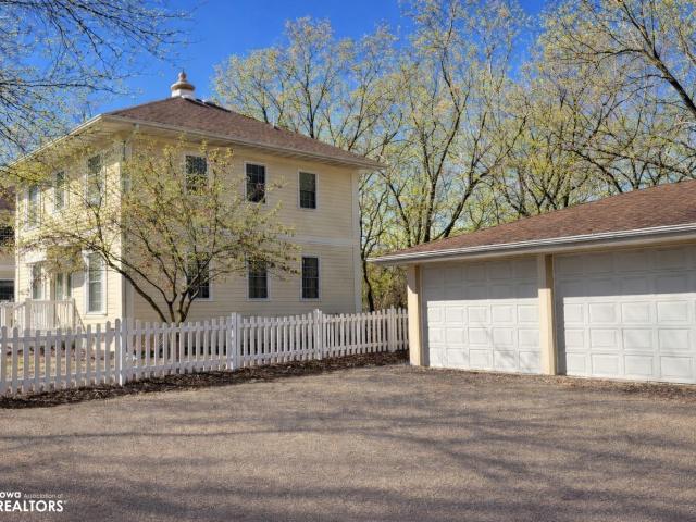 Condo for sale in Fairfield, Iowa
