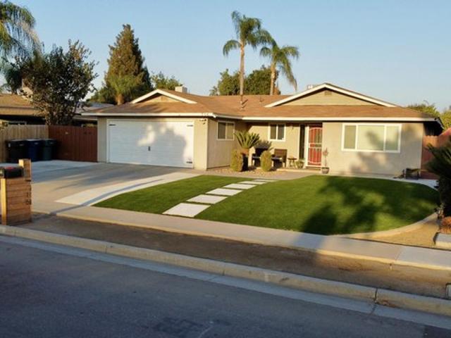 House for sale in Tulare, Tulare County