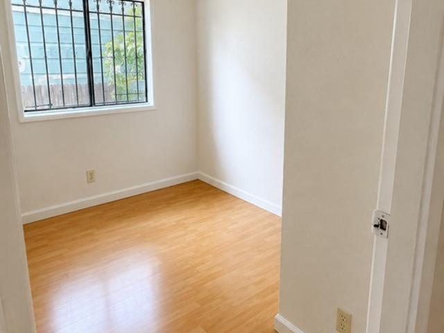 Apartment for rent in Koreatown Northgate, Oakland