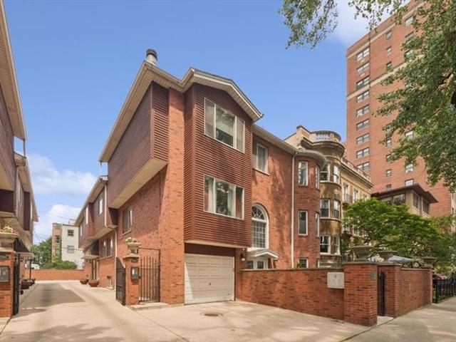 Townhouse for sale in Chicago, Cook County