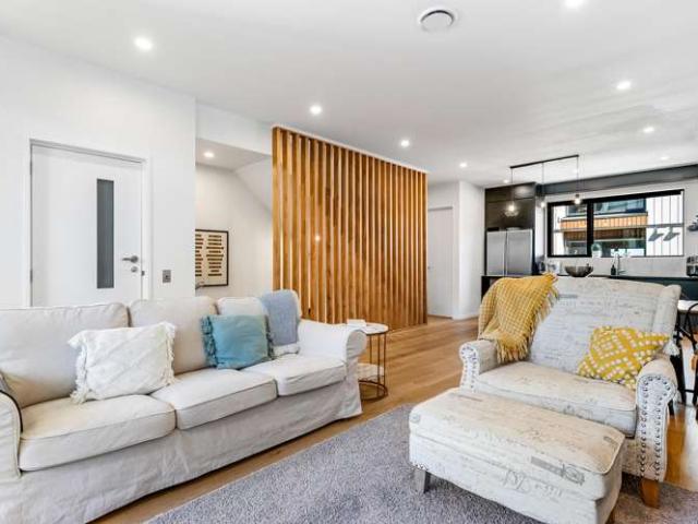 Townhouse for sale in Belmont