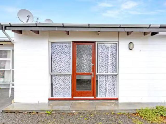 House for sale in Chaslands, Canterbury
