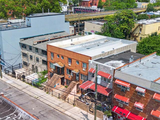 House for sale in The Bronx, Arverne
