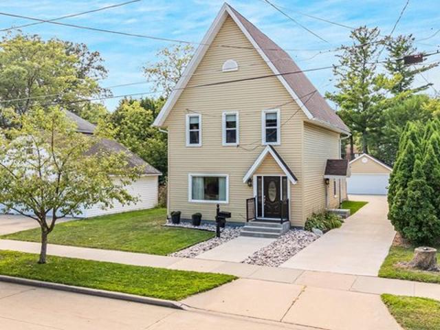 House for sale in Oshkosh, Wisconsin