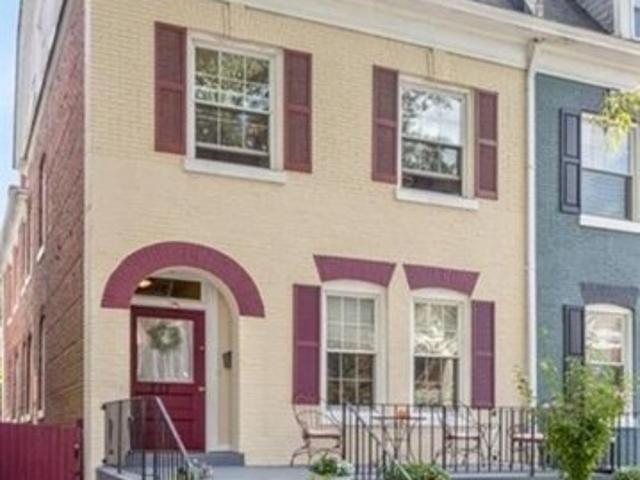 Townhouse for sale in Virginia