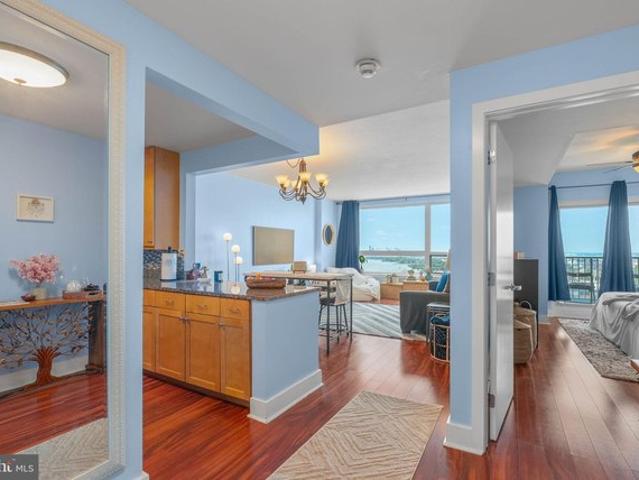 Condo for sale in Philadelphia, Pennsylvania
