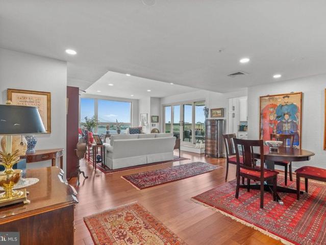 Condo for sale in Philadelphia, Pennsylvania