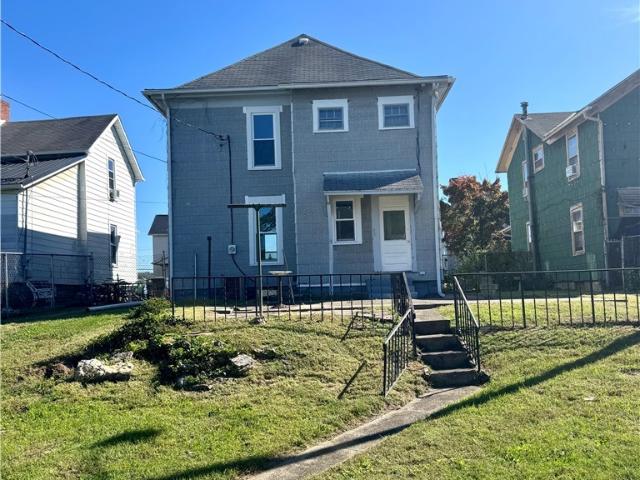 House for sale in Coshocton, Coshocton County