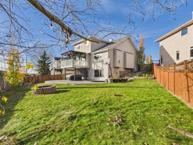 House for sale in Signal Hill, Calgary