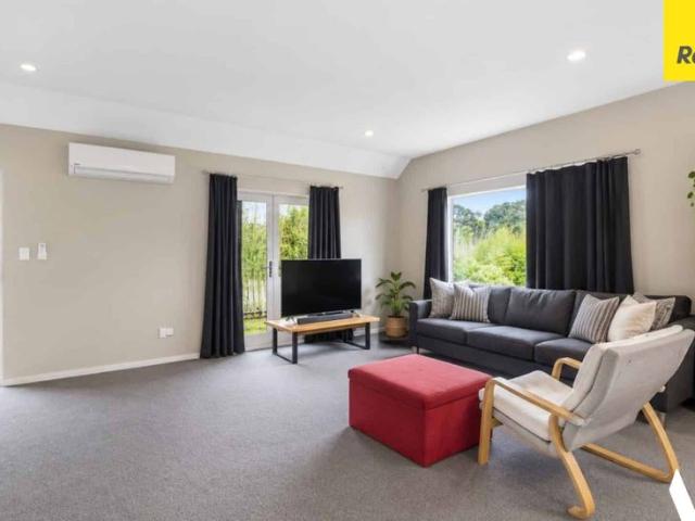 House for rent in Penihana North, Waitākere Ranges