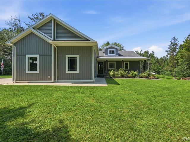 House for sale in Ellicott, Town of Orchard Park
