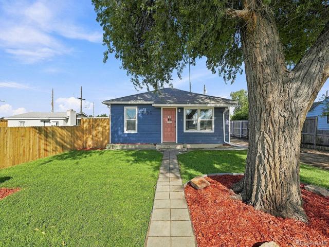 House for sale in Commerce City, Colorado