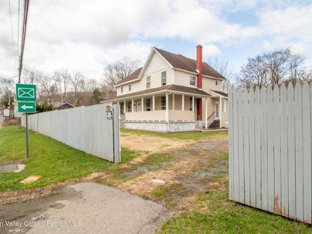 House for sale in Accord, New York