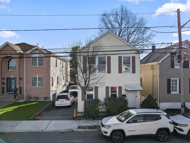 House for sale in Hudson, New Jersey
