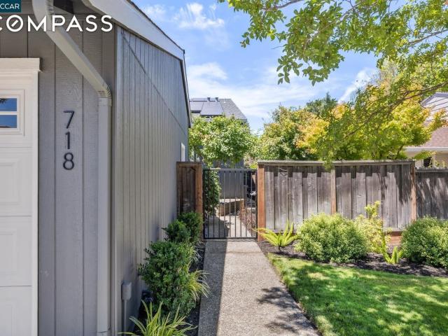 Townhouse for sale in Moraga