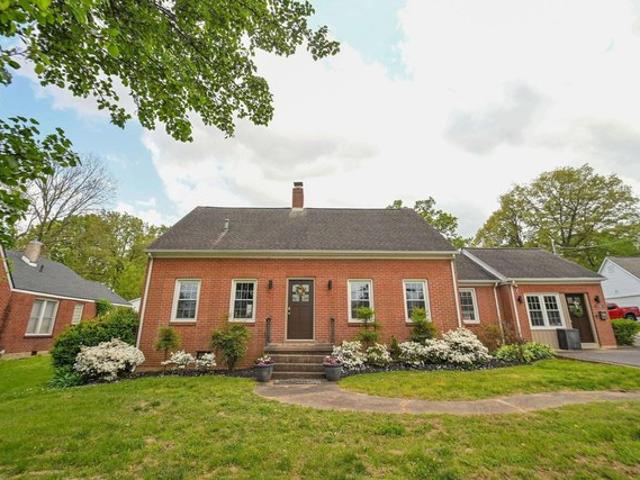 House for sale in Mayfield, Kentucky