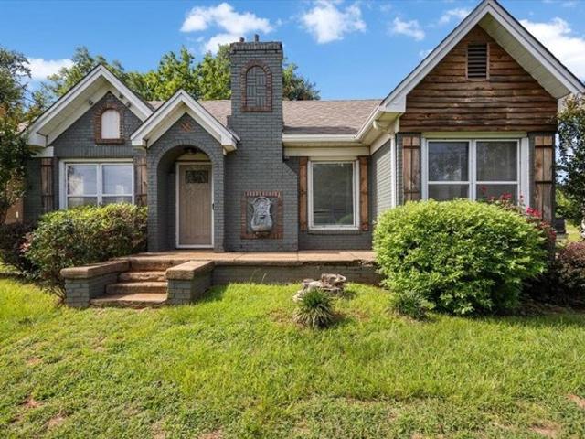 House for sale in Hughes Springs, Texas