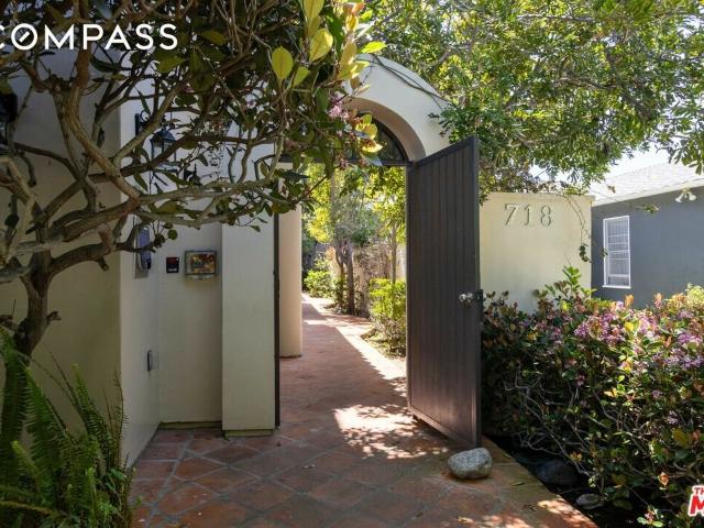 Townhouse for sale in Santa Monica