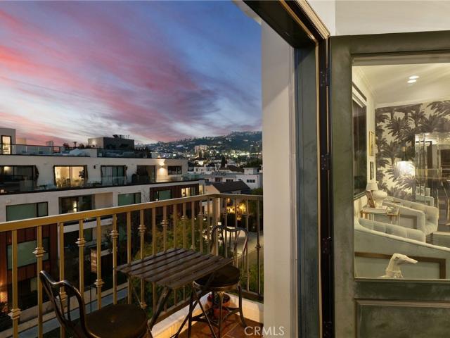 Condo for sale in Los Angeles, Los Angeles County
