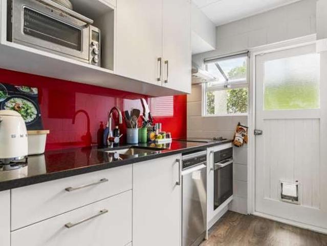 House for sale in Castor Bay