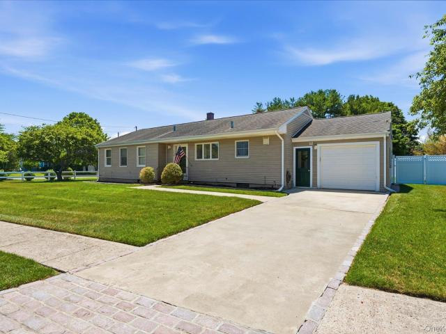 House for sale in Hampton East Estates, Town of Southampton