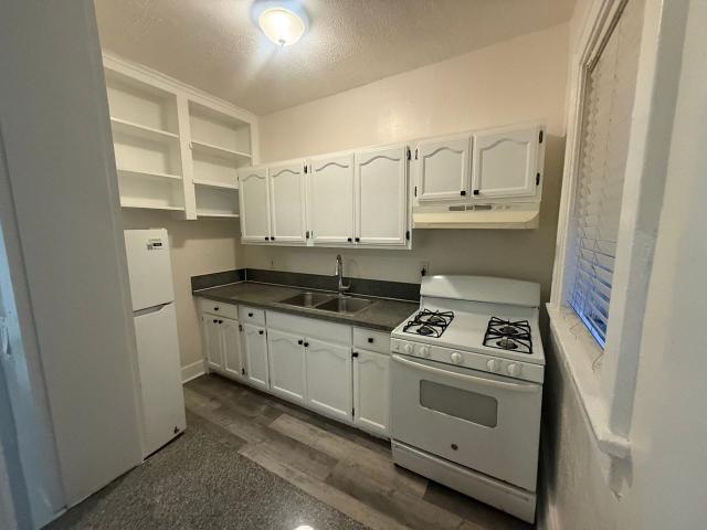 Apartment for rent in Canoga Park, California