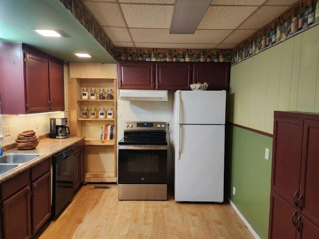 House for sale in Lyons, Rice County