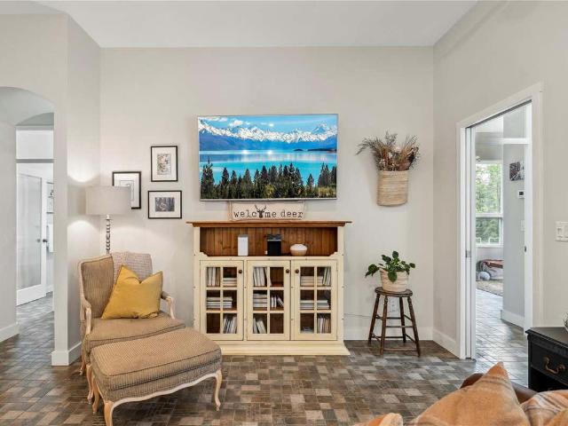 House for sale in Lantzville, British Columbia