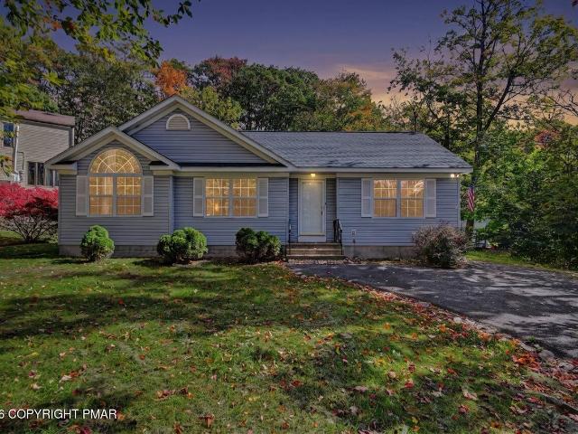 House for sale in Pocono Farms East, Coolbaugh Township