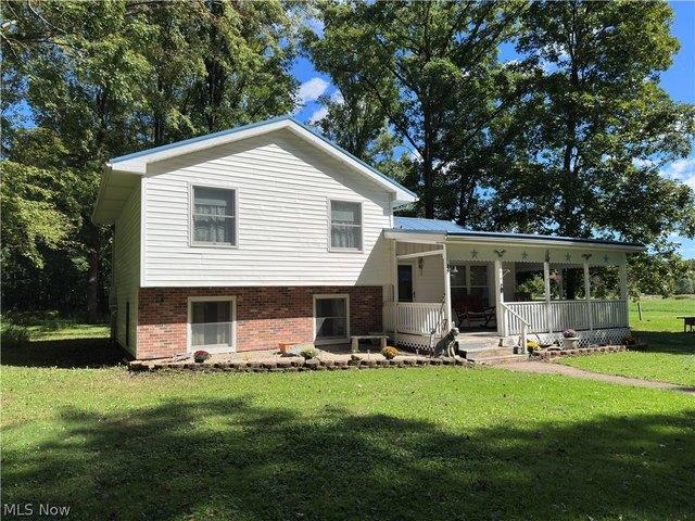 House for sale in Andover, Ohio