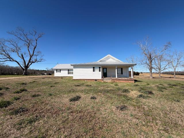 House for sale in Cottonwood, Alabama