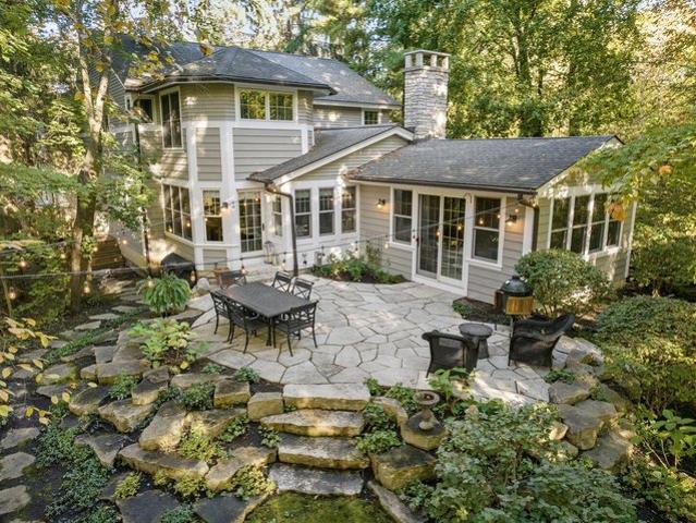 House for sale in Lake Bluff, Lake County