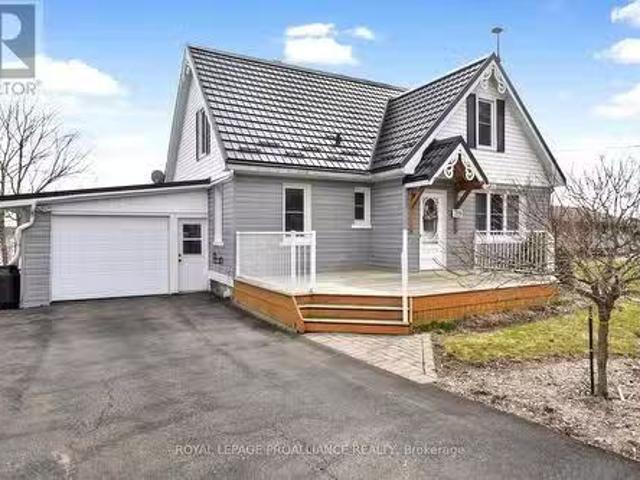 House for sale in Edwardsburgh cardinal, Ontario