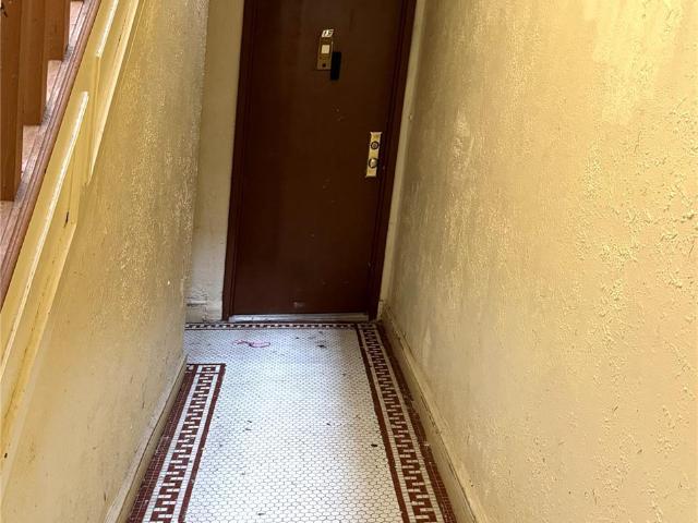 House for sale in The Bronx, Arverne