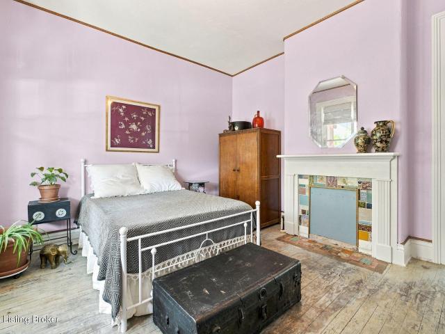 House for sale in Louisville, Jefferson County