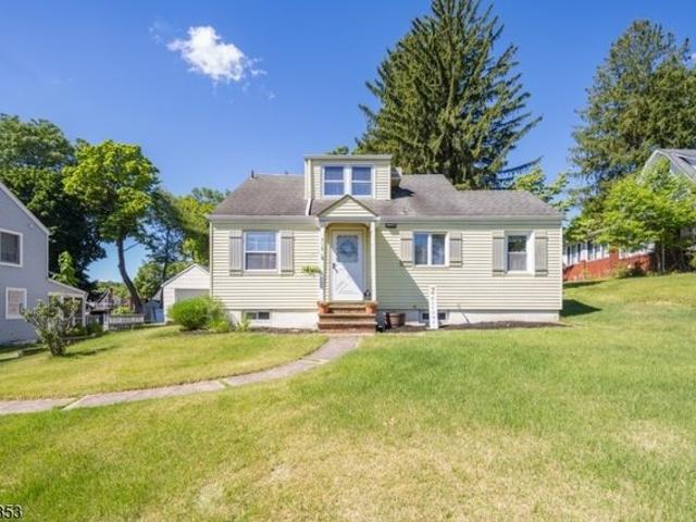 House for sale in Midland Park, New Jersey