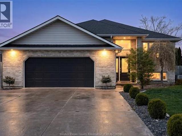 House for sale in Lakeshore, Ontario