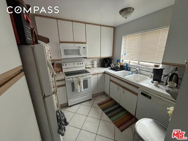 Condo for sale in Inglewood