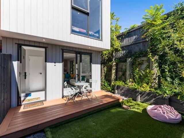 Townhouse for sale in New Lynn, Oroua County