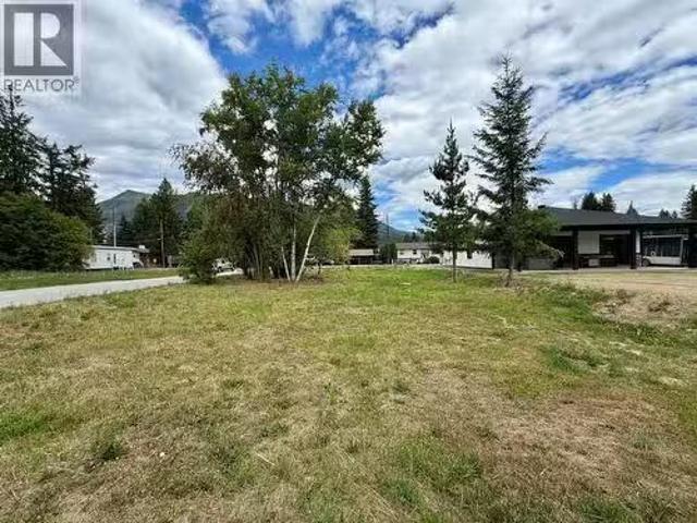 House for sale in Sicamous, British Columbia