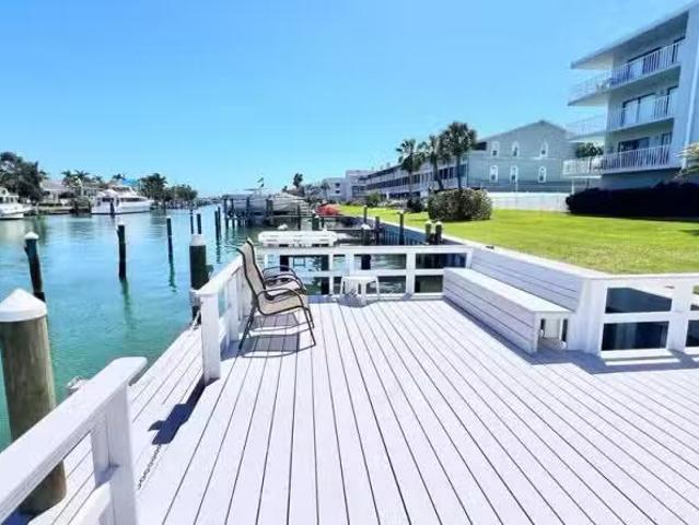 Condo for sale in Saint Petersburg Condo for sale in Saint Petersburg
