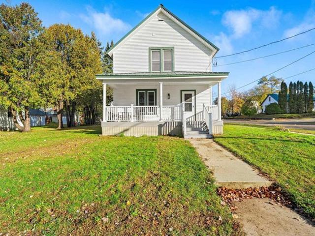 House for sale in Shawano, Shawano County