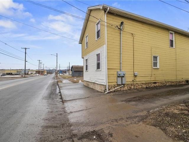 House for sale in New Castle, Pennsylvania