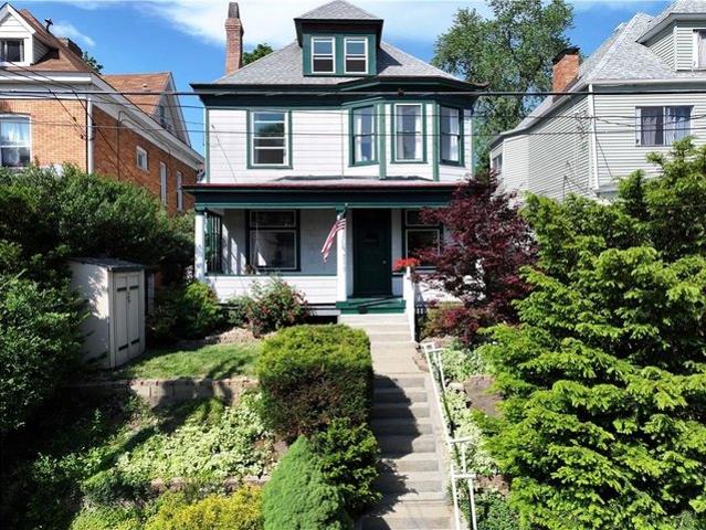Townhouse for sale in Pittsburg, Pennsylvania