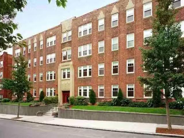 Condo for rent in Brighton